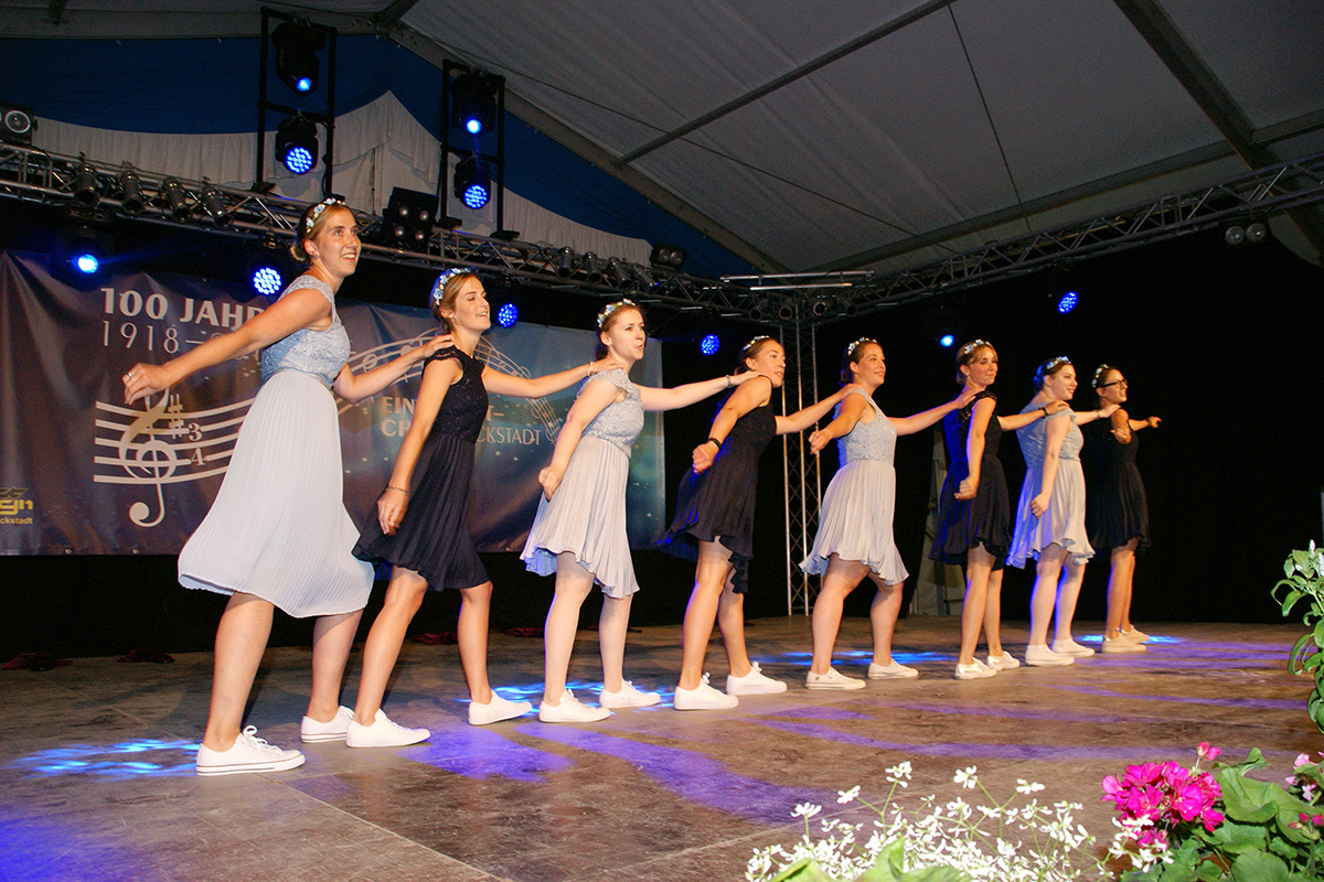 2018-06-09 Festdamen_03