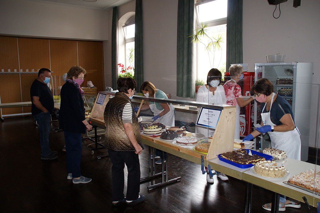 2020-08 Kuchenbuffet Coronazeit '11